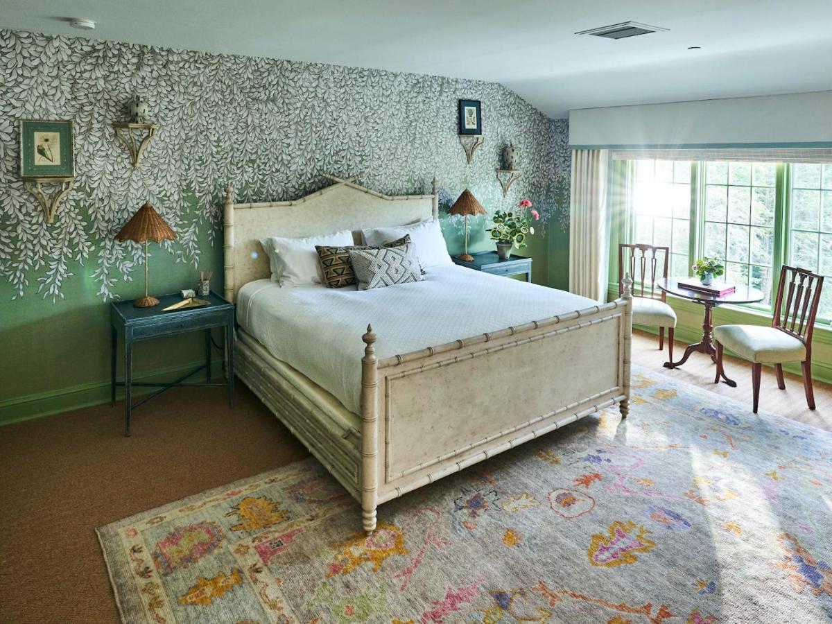The Mayflower Inn & Spa, Auberge Resorts Collection Washington Exterior photo