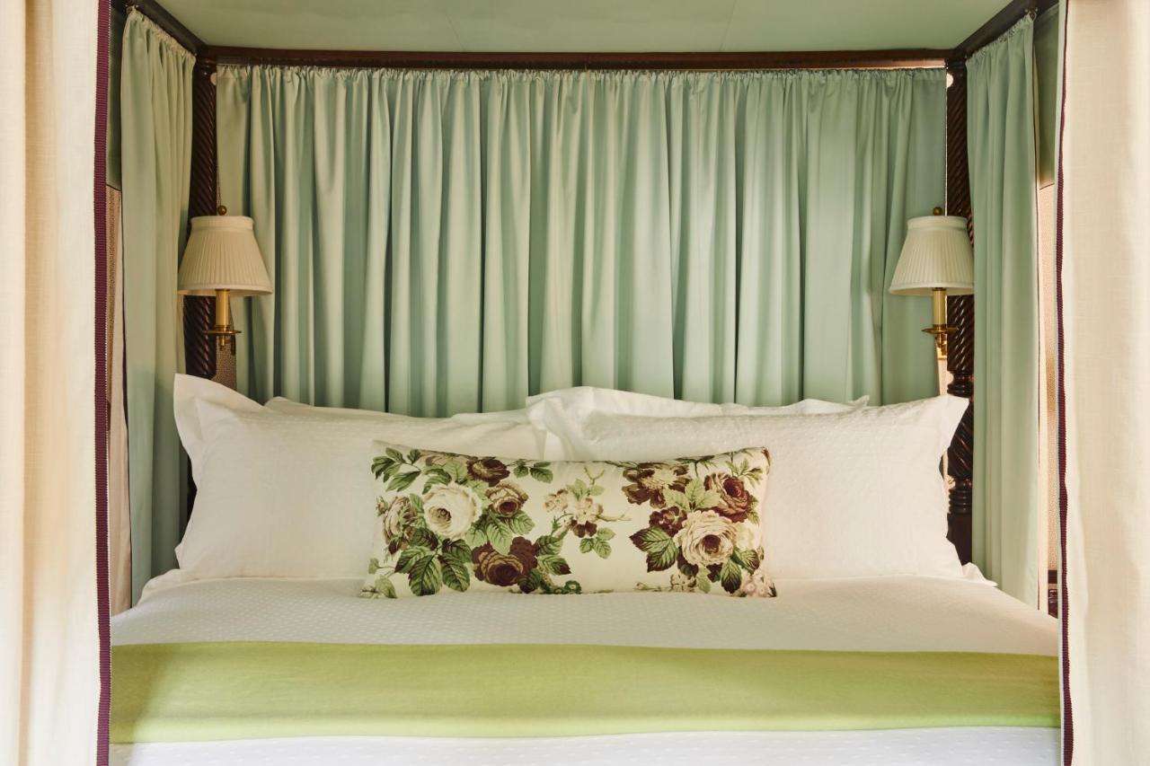 The Mayflower Inn & Spa, Auberge Resorts Collection Washington Exterior photo