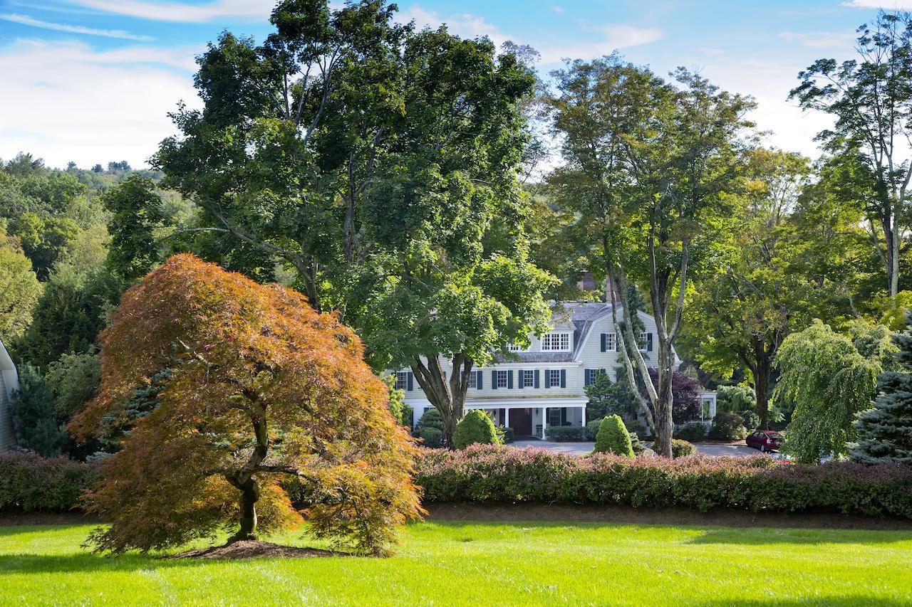 The Mayflower Inn & Spa, Auberge Resorts Collection Washington Exterior photo